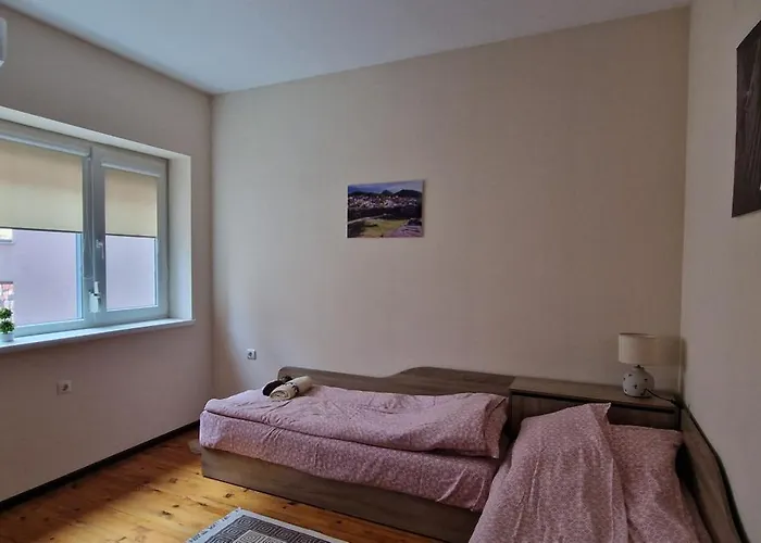 2bd Heart Of Boheme Flat Free Parking